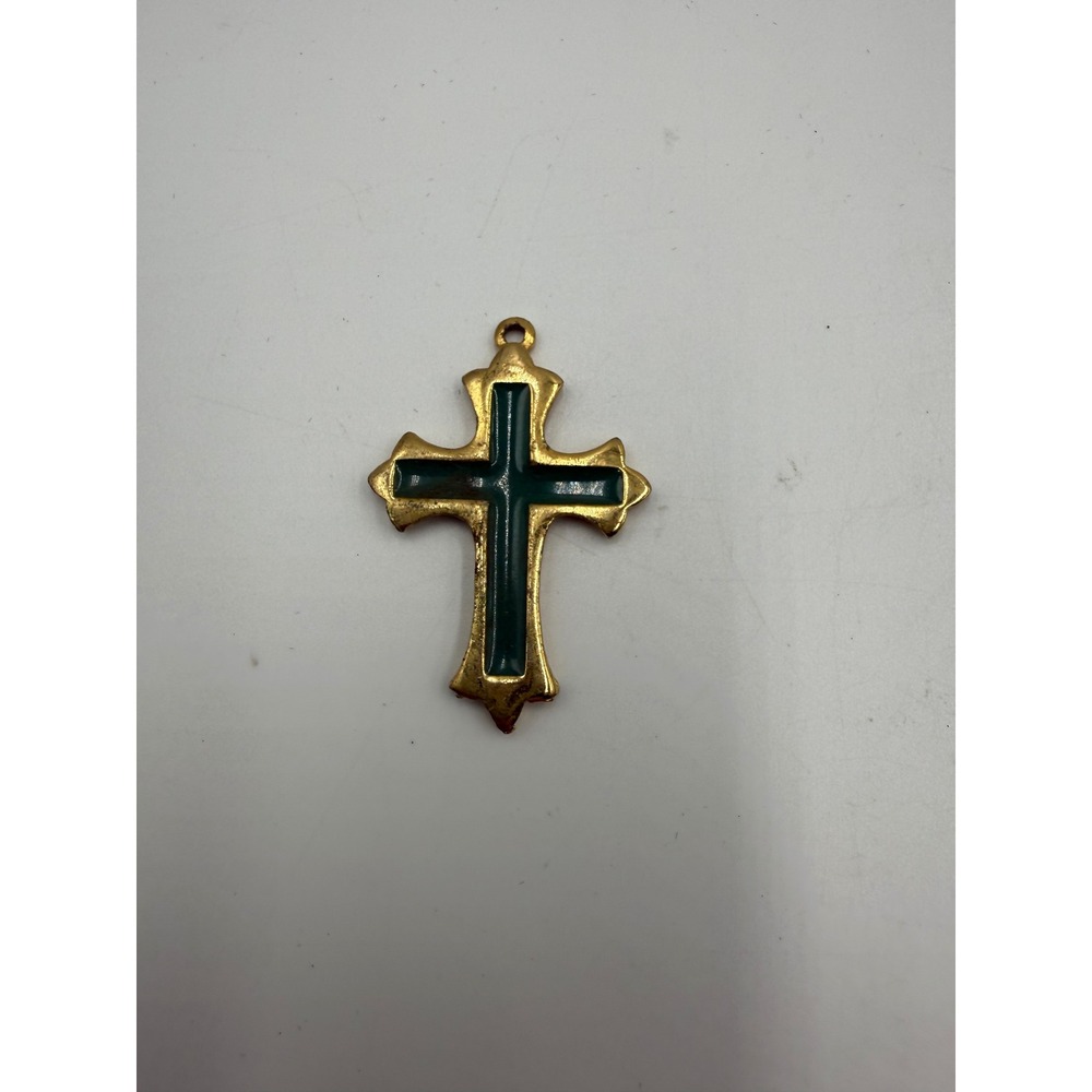Vintage Gold Tone Emerald Green Enamel Cross Pendant Religious‎ Crucifix Charm